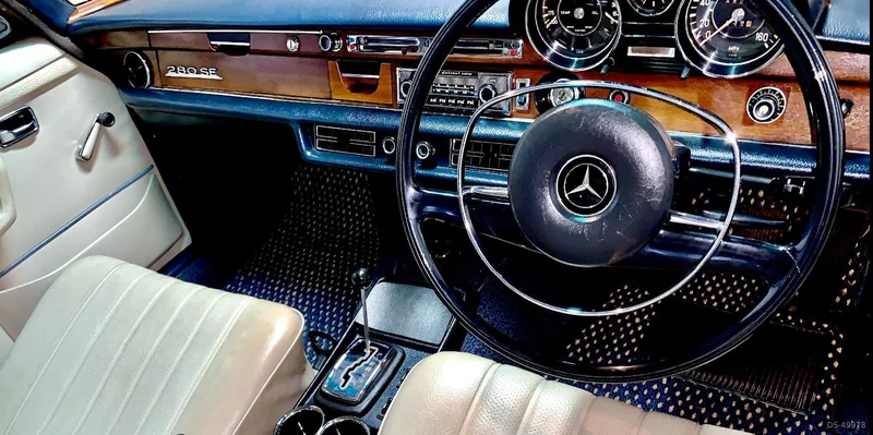 1972 Mercedes-Benz 280SE 3.5 in Sydney 8
