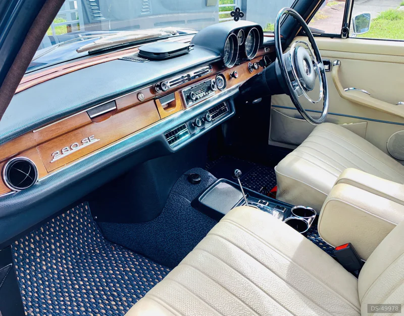 1972 Mercedes-Benz 280SE 3.5 in Sydney 9