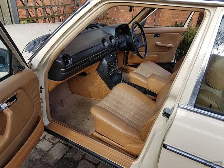 1981 Mercedes-Benz 230e in Manchester 6