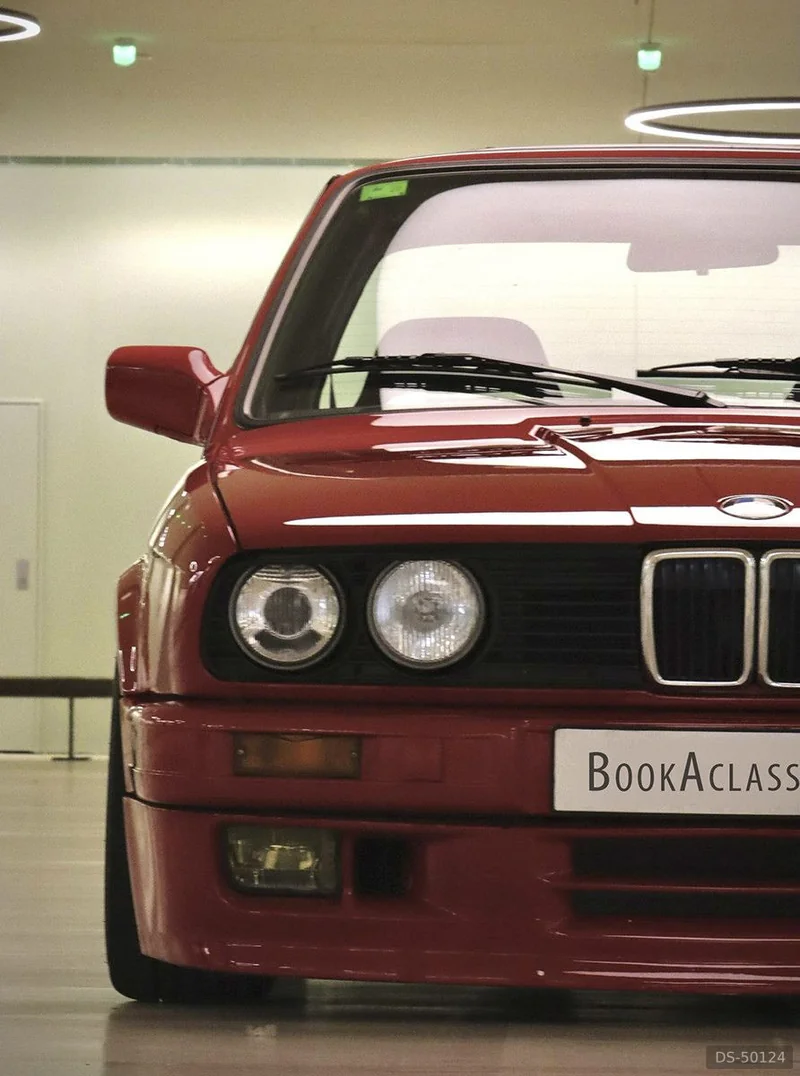 1989 BMW E30 in Barcelona 5