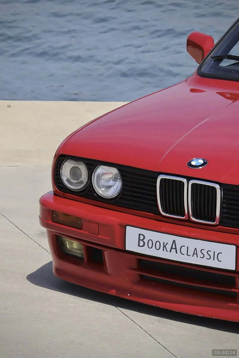 1989 BMW E30 in Barcelona 3