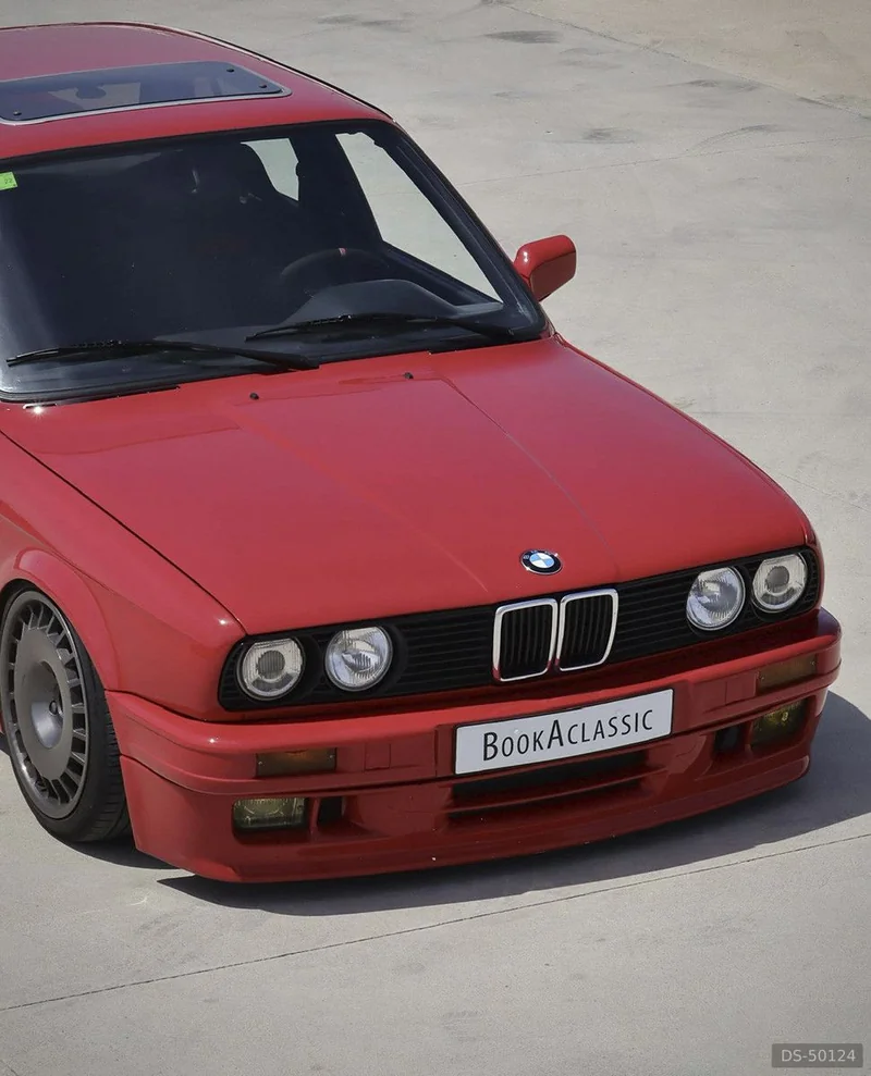 1989 BMW E30 in Barcelona 9