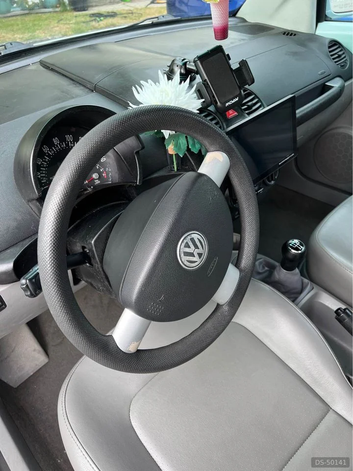 2005 Volkswagen Beetle in Burnaby 4