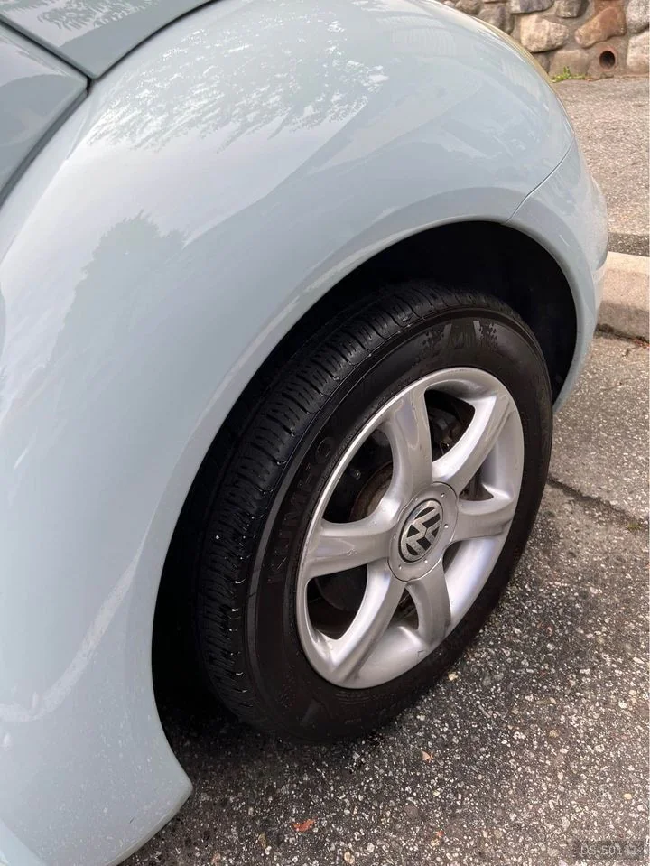 2005 Volkswagen Beetle in Burnaby 2
