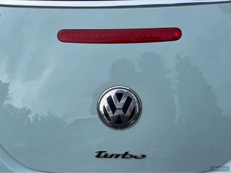 2005 Volkswagen Beetle in Burnaby 3