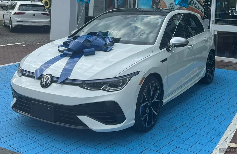 2023 Volkswagen Golf R in Burnaby 1