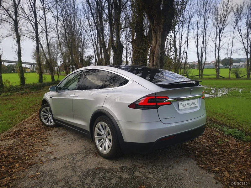 2017 Tesla Model X in Braga 2