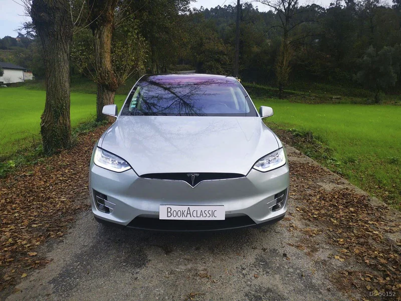 2017 Tesla Model X in Braga 10