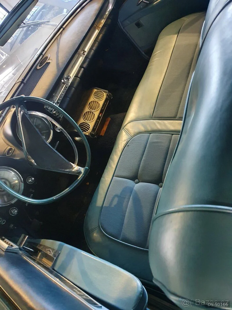 1960 Chrysler Imperial Le Baron in Pečky 4