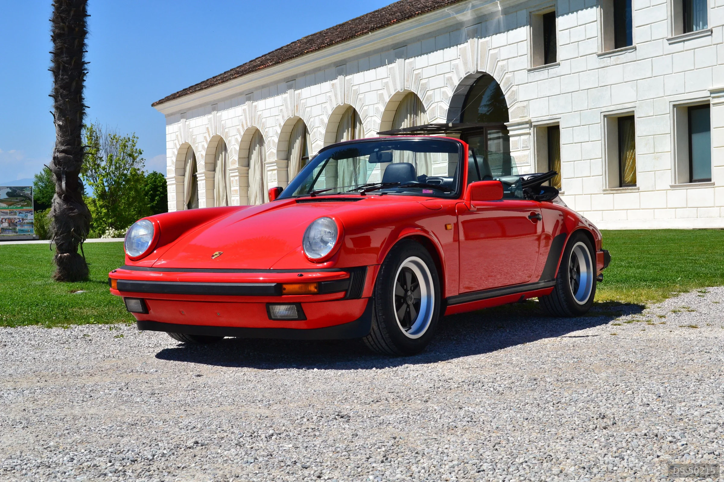 1987 Porsche 911 3.2 Carrera Cabrio