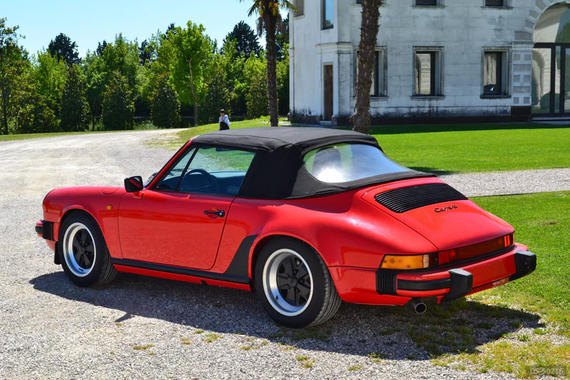 1987 Porsche 911 3.2 Carrera Cabrio in Bologna 4