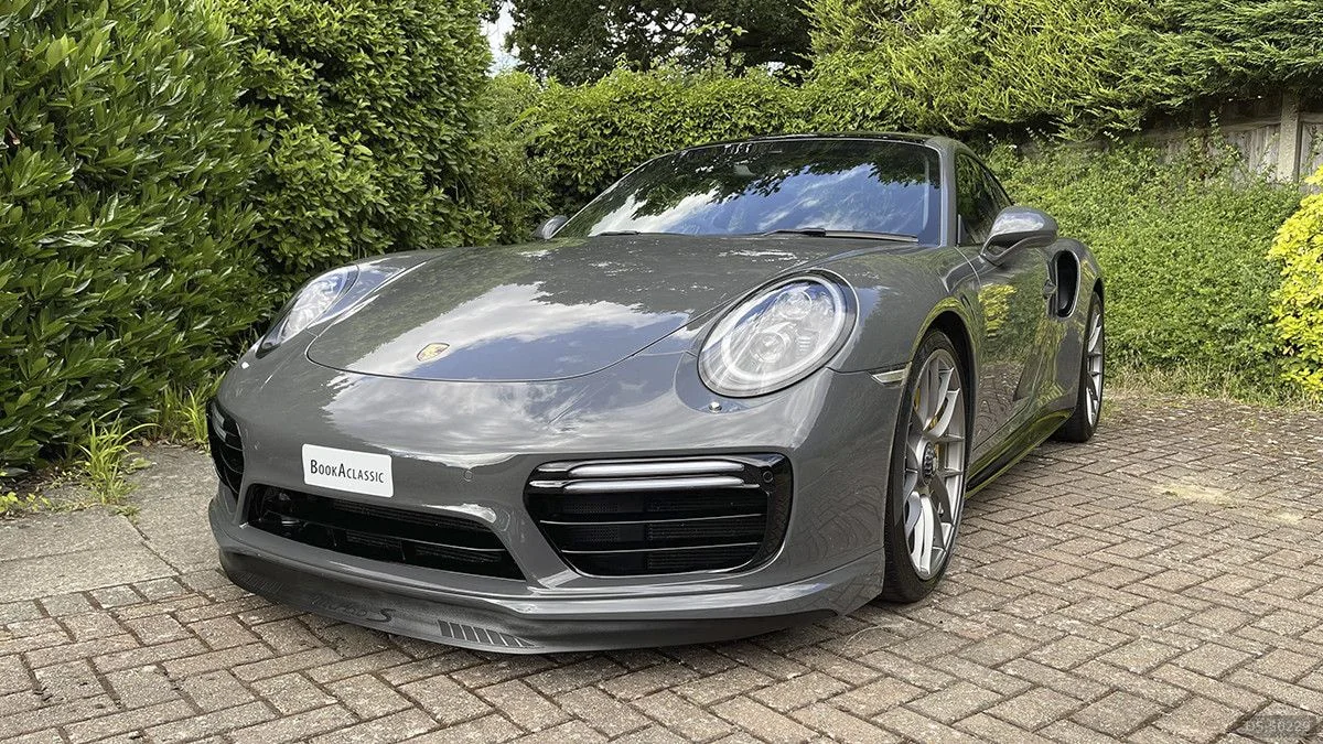 2017 Porsche 911 Turbo S