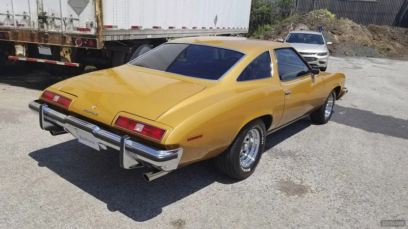 1973 Pontiac Lemans in Laval 2