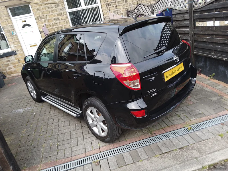 2008 Toyota Rav4 in Huddersfield 4