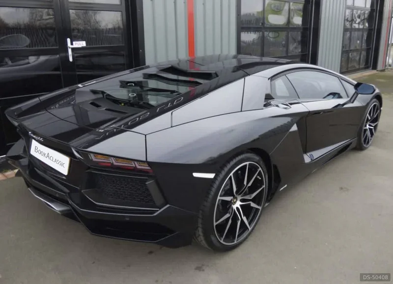 2015 Lamborghini Aventador in Farnham 8