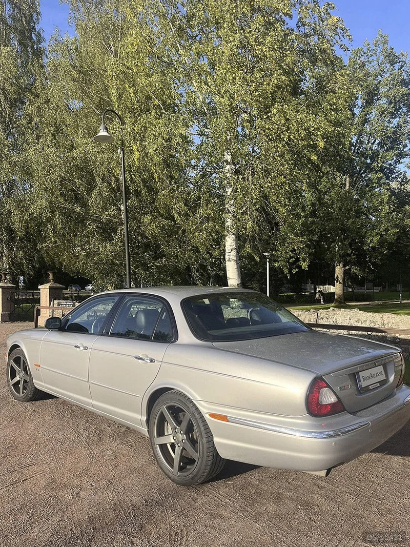 2004 Jaguar Xjr in Helsinki 3