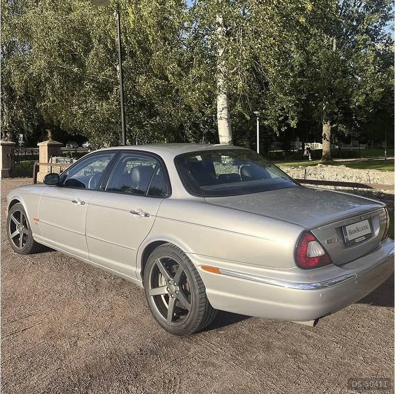 2004 Jaguar Xjr in Helsinki 2