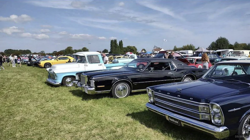 1975 Lincoln Continental in Burnham On Sea 5