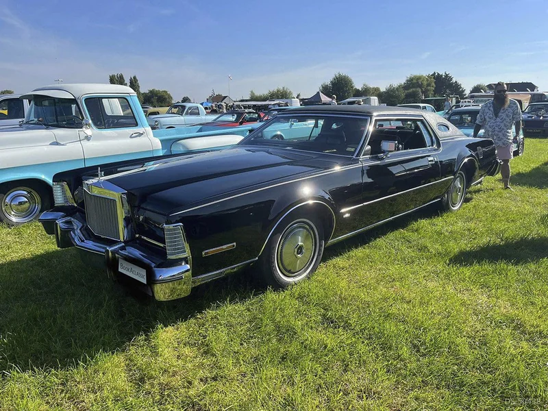 1975 Lincoln Continental in Burnham On Sea 2