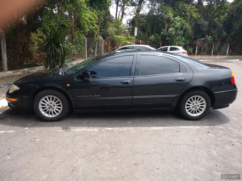 1998 Chrysler 300 M in São Paulo 7
