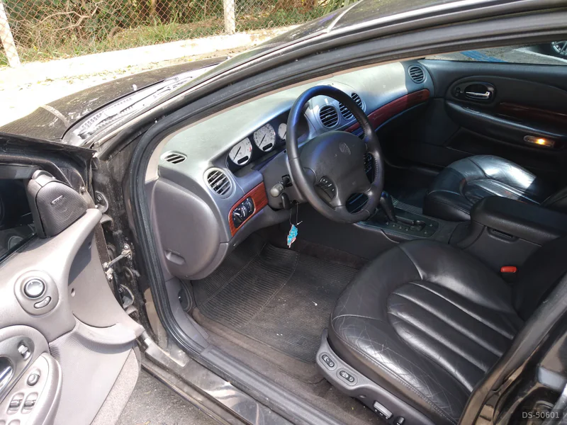 1998 Chrysler 300 M in São Paulo 9