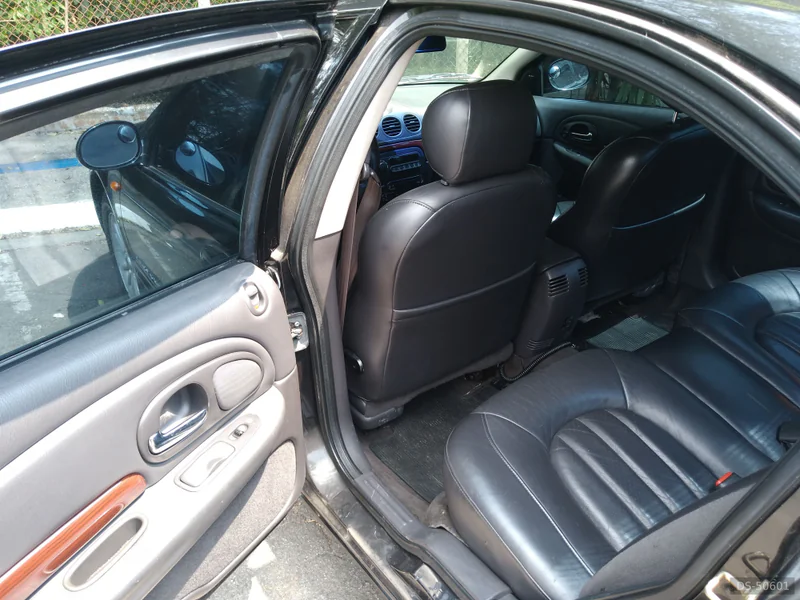1998 Chrysler 300 M in São Paulo 10