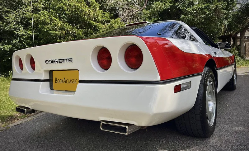 1987 Chevrolet Corvette in London 8