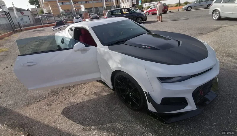 2018 Chevrolet Camaro in Roma 7