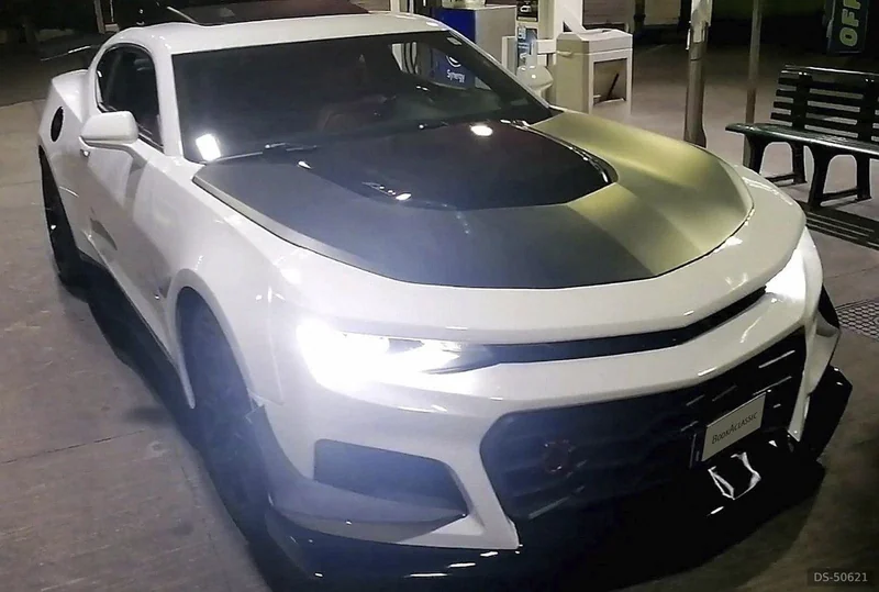 2018 Chevrolet Camaro in Roma 8