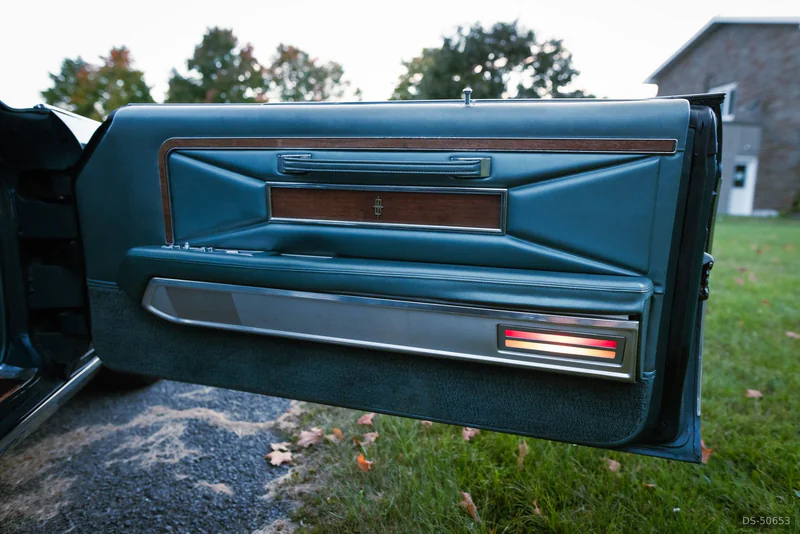 1970 Lincoln Continental Mark 3 in Iroquois 2