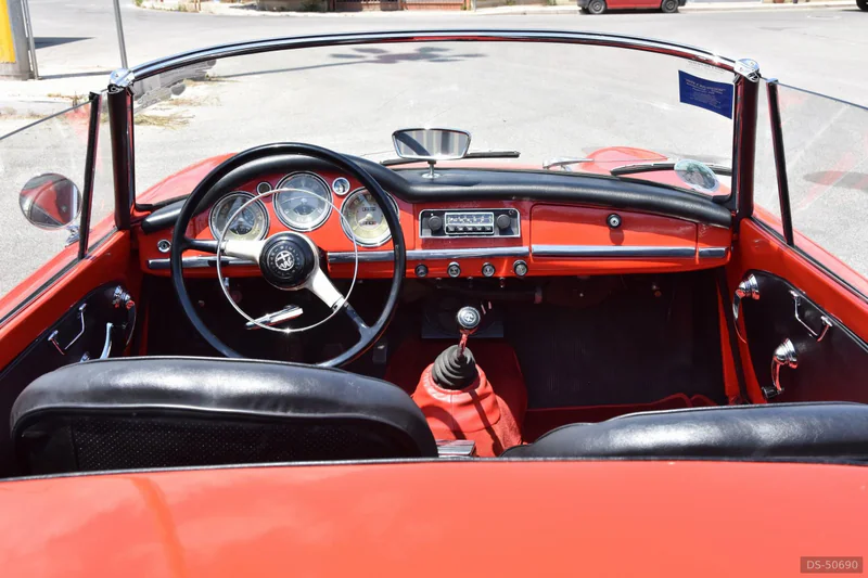 1961 Alfa Romeo Giulietta Spider in Napoli 2