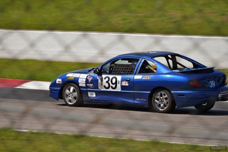 2005 Pontiac Sunfire Racecar in Hampton On 3