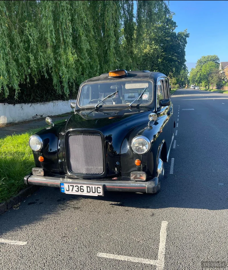 1992 London Taxi Carbodies Fairway Taxi in London