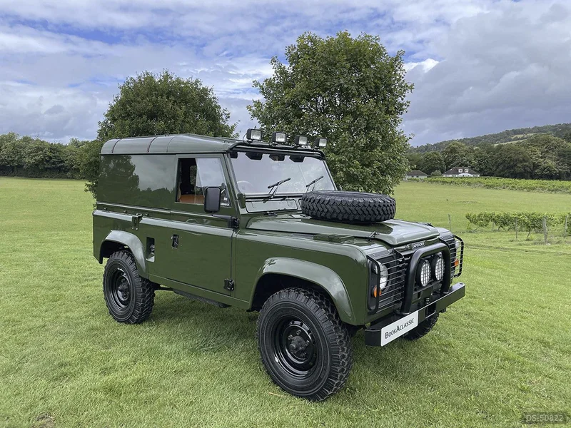 1986 Land Rover Defender 90 in Betchworth 2