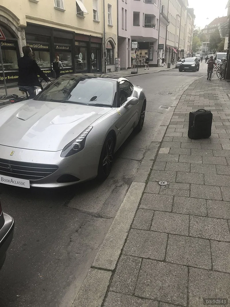 2016 Ferrari California in London 3