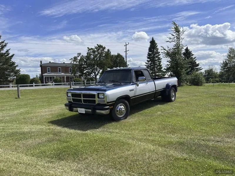 1992 Dodge Ram in Ottawa 3