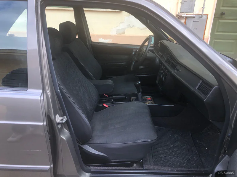 1987 Mercedes-Benz 190 E in Sava 3