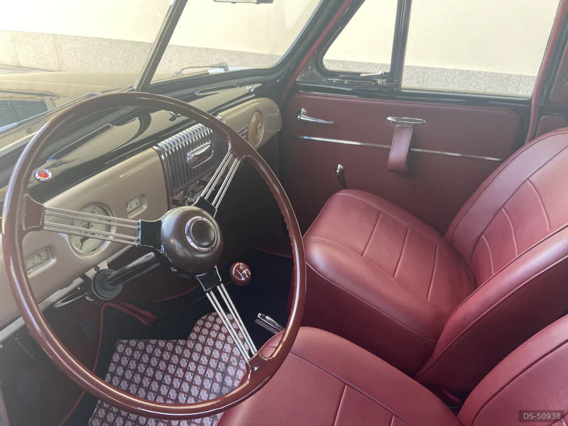 1953 Morris Minor in Santa Maria De Lamas 6