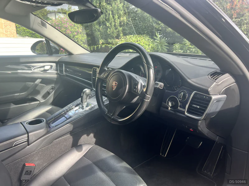 2015 Porsche Panamera 4s in Barcelona 3