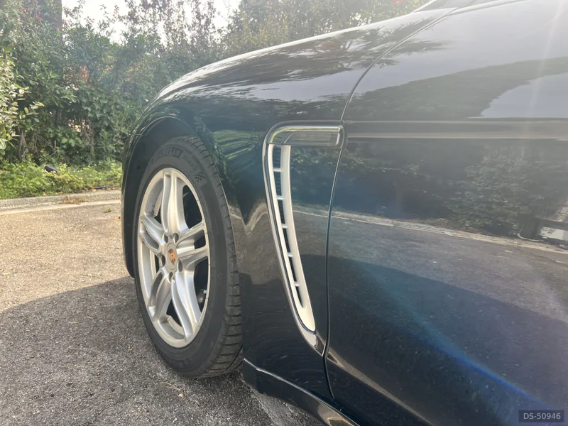 2015 Porsche Panamera 4s in Barcelona 10