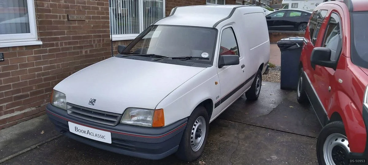 1990 Bedford Astramax