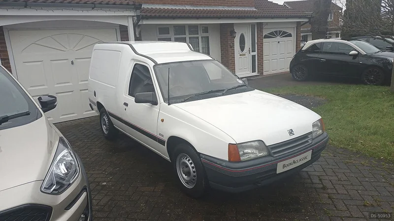 1990 Bedford Astramax in Derby 2