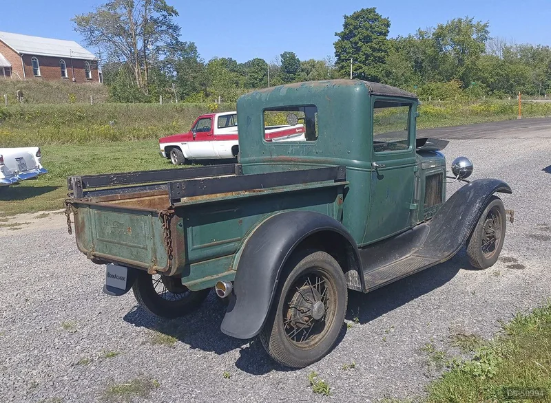 1931 Ford Model A Truck in Gatineau 3