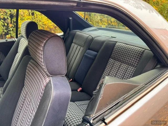 1991 Mercedes-Benz 230e W124 in Warszawa 3