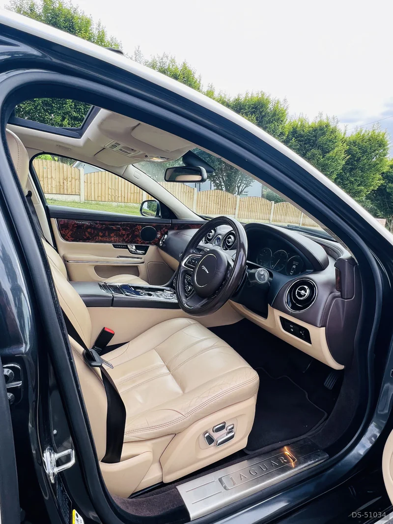 2011 Jaguar Xjl in Manchester 3