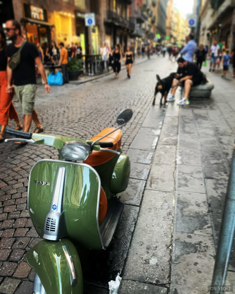1982 Piaggio Vespa Special 50 in Napoli 3