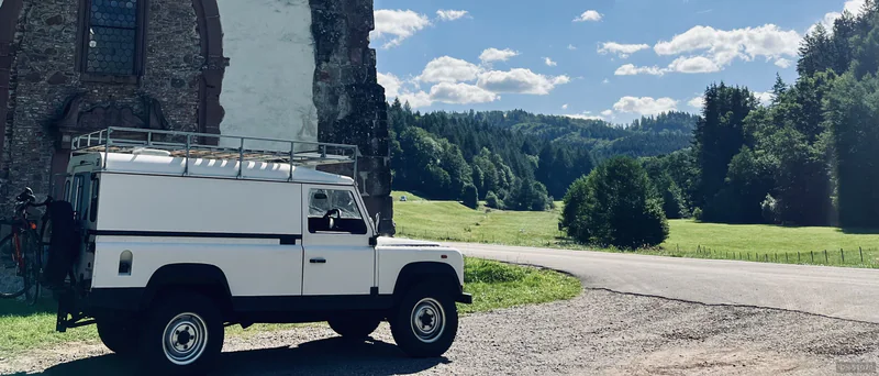 1993 Land Rover Defender 110 in London 3