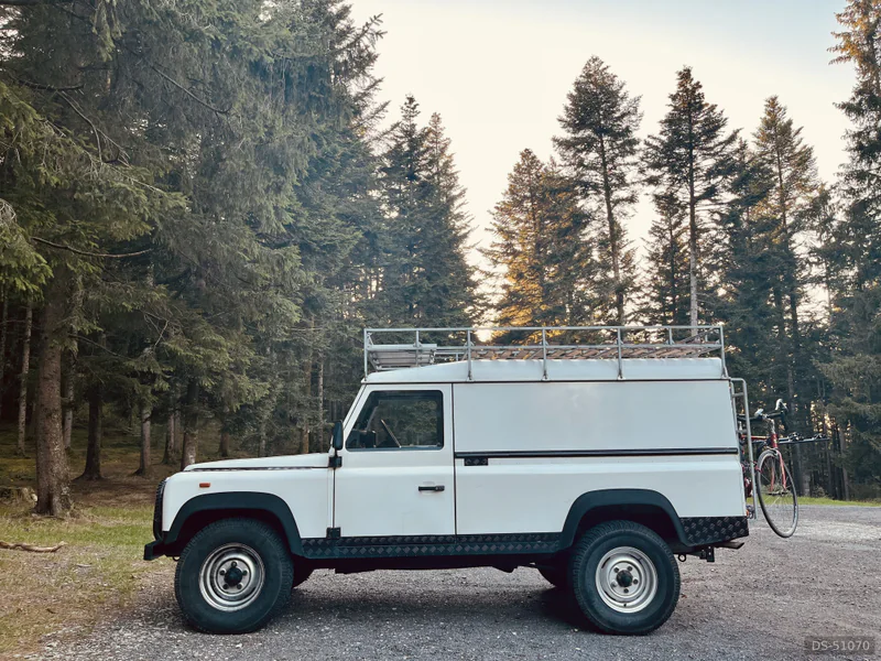 1993 Land Rover Defender 110 in London 4