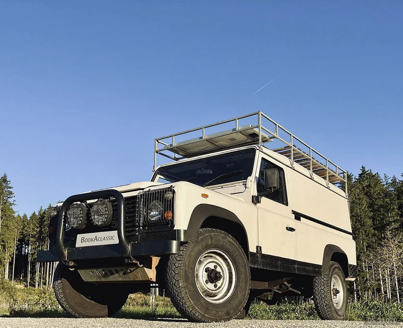 1993 Land Rover Defender 110 in London