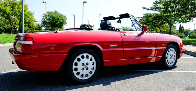 1992 Alfa Romeo Spider in Montepulciano 3